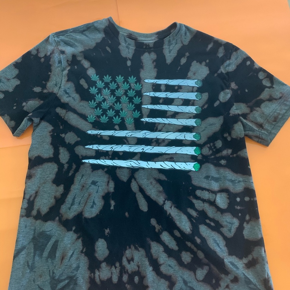 Tie Dye T-shirt with Graphic Design